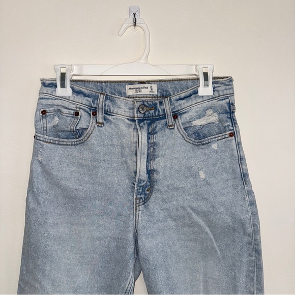 Abercrombie and Fitch The Mom High Rise Light Wash 27/4 Reg - Picture 2 of 6
